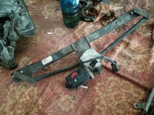 Vorderer scheibenwischer motor - vorderer,